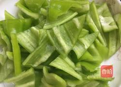 鸡翅炒虎椒的做法图解2