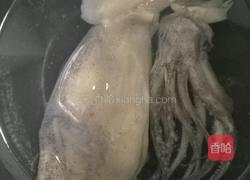 清蒸鱿鱼的做法图解2
