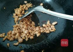 豌豆胡萝卜肉丁的做法图解8