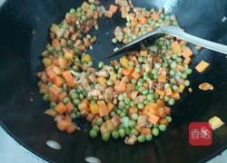 豌豆胡萝卜肉丁的做法图解11