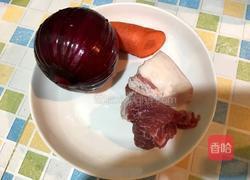 洋葱炒肉的做法图解1
