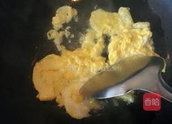 鸡蛋圆白菜炒饼的做法图解5