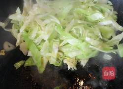 鸡蛋圆白菜炒饼的做法图解8