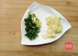 芹菜香干炒肉的做法图解2