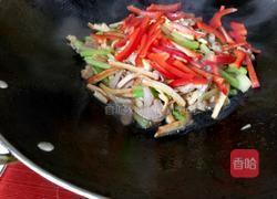芹菜香干炒肉的做法图解7