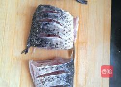 红糖酱汁鲤鱼的做法图解1