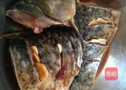 红糖酱汁鲤鱼的做法图解3