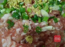 豌豆尖丸子汤的做法图解1