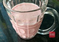 酸奶版草莓奶昔的做法图解4