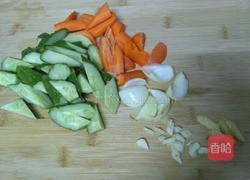 蘑菇清炒的做法图解2