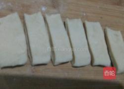 油条的做法图解7