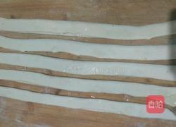 奶香花卷的做法图解7