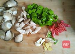 平菇炒腊肠的做法图解2