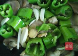 平菇炒腊肠的做法图解8