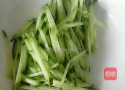 凉拌手撕鸡腿肉的做法图解1