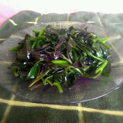 辣椒炒紫背菜的做法[图]