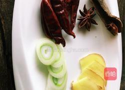 鹌鹑蛋红烧肉的做法图解4