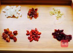 美容养颜银耳羹的做法图解1