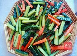 黄瓜小咸菜的做法图解1