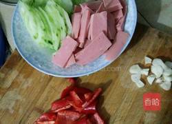 火腿青瓜的做法图解1