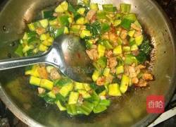 宫爆肉丁的做法图解3