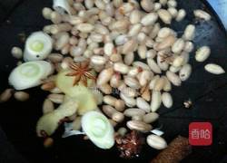 煮五香花生米的做法图解3