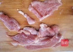 肉丝炒洋葱的做法图解2