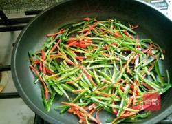 线椒炒肉丝的做法图解8