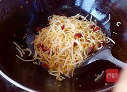 爆炒绿豆芽的做法图解5