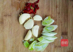 水煮鱼片的做法图解1