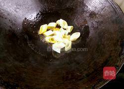 腊肠炒蘑菇的做法图解6