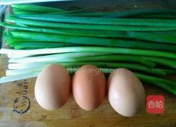 香葱炒鸡蛋的做法图解1