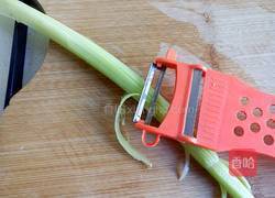 西芹腰果虾仁的做法图解3