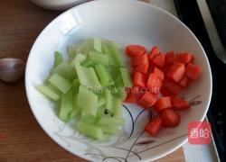 西芹腰果虾仁的做法图解5