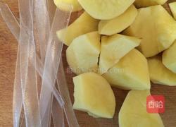小鸡炖土豆粉条的做法图解2