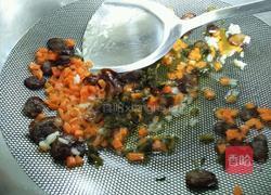 香肠雪菜炒饭的做法图解5