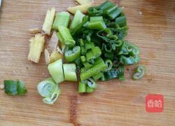 花生白菜疙瘩粥的做法图解1