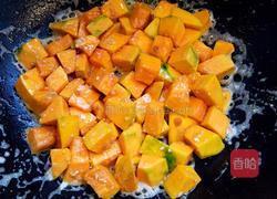 咸蛋黄炒南瓜的做法图解7