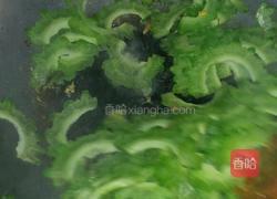 苦瓜炒鸡蛋的做法图解4