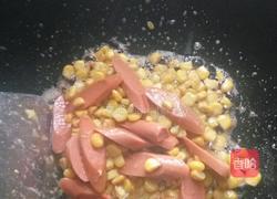 玉米火腿肠炒鸡蛋的做法图解5