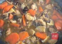 香菇炖鸡腿的做法图解6