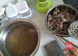 板栗牛肉的做法图解1