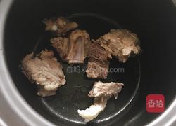 玉米排骨汤的做法图解3