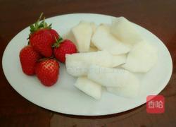 红果银耳冰糖雪梨羹的做法图解3