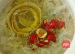 红果银耳冰糖雪梨羹的做法图解5