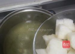 银耳莲子汤的做法图解3