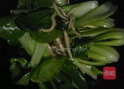 蟹味菇炒油菜的做法图解3