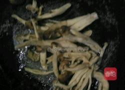 蟹味菇豆腐汤的做法图解2