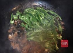田螺肉炒青椒的做法图解10