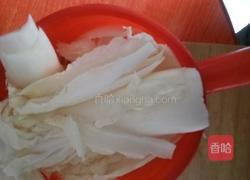 干豆腐白菜炖肉的做法图解2